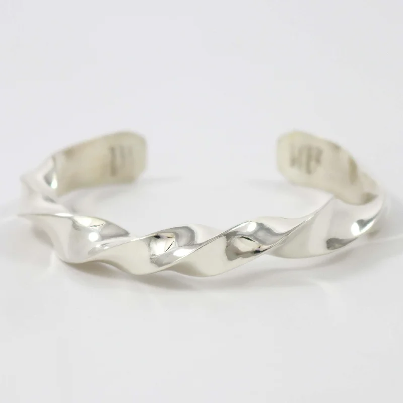 women's chic bangles -Twisted Silver Cuff