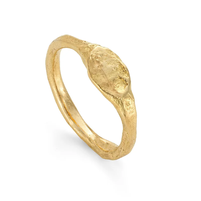 women's triple-stone rings -Morvah Signet Ring 18ct gold