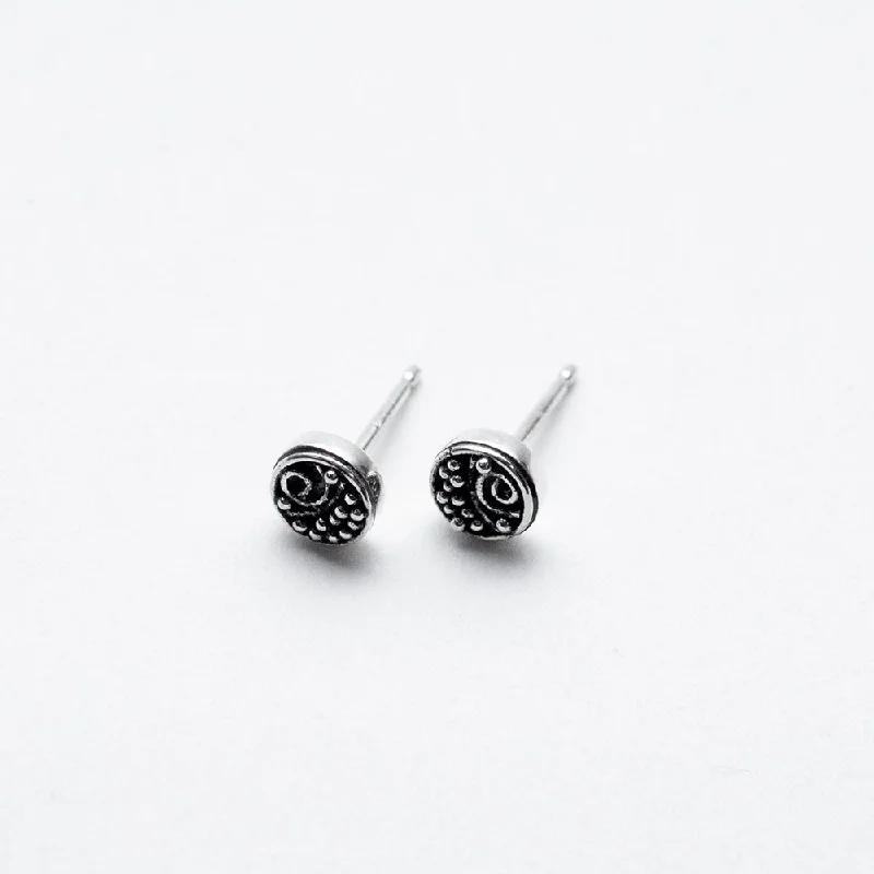 women's heart-shaped earrings -Silver Kebaikan Circle Studs