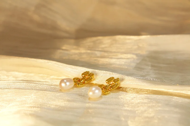 women's stylish earrings -Moments Pearl Earrings