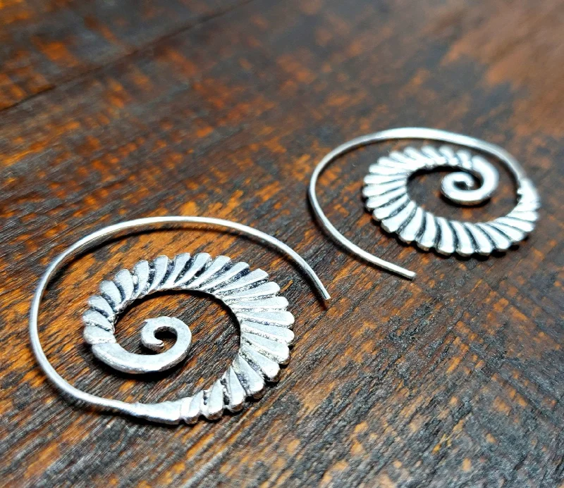 women's stud earrings -Luru Earrings