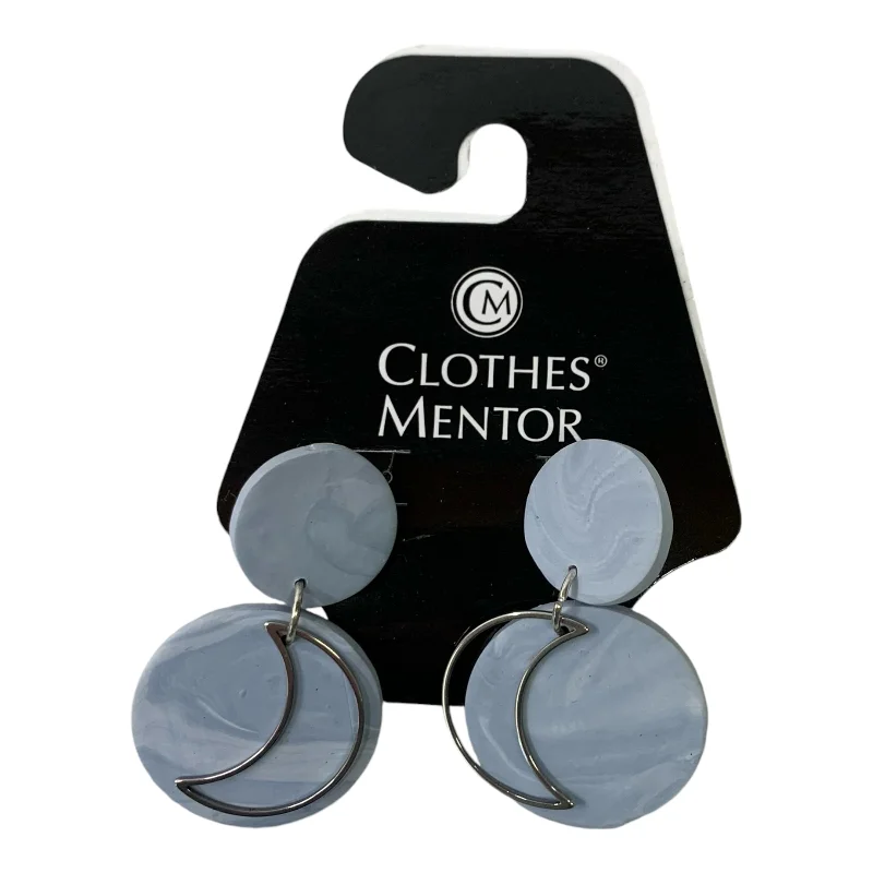 women's oval earrings -Earrings Dangle/drop By Clothes Mentor